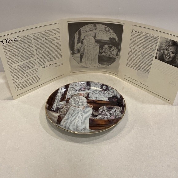 Heirlooms & Lace “Olivia” Collector’s #4 Plate in Series By Corinne Layton 2549A - Picture 7 of 15